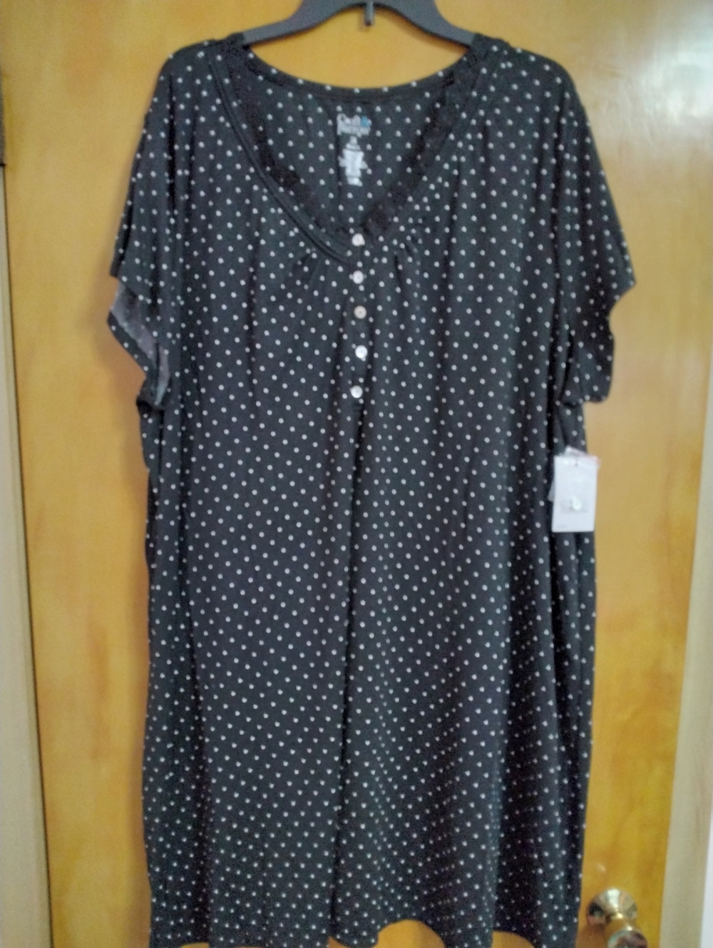 Polka Dot Short-Sleeve V-Neck Nighgown- Black/White 2X